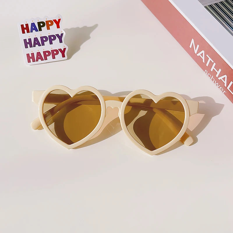 Lunette colorée avec un design en forme de coeur pour enfant