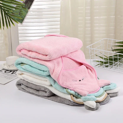 Serviette de bain avec jolis motifs de dessins animés pour bébé