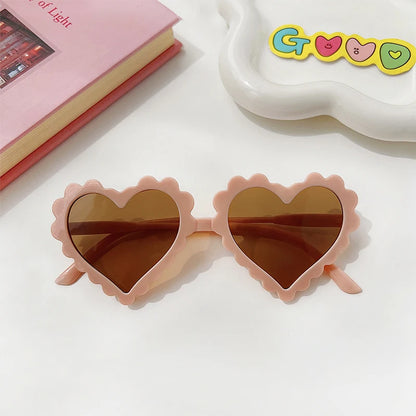 Lunette colorée avec un design en forme de coeur pour enfant
