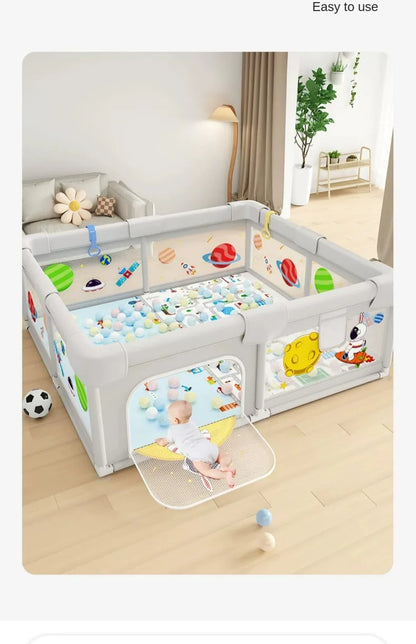 Parc de jeux pour bébé avec décor planètes
