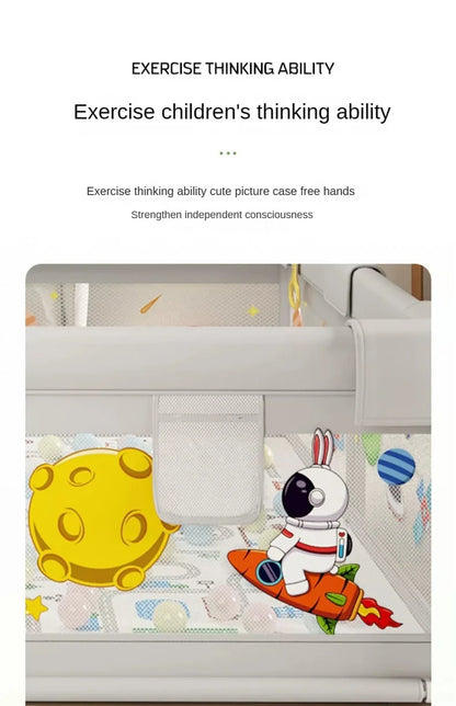 Parc de jeux pour bébé avec décor planètes