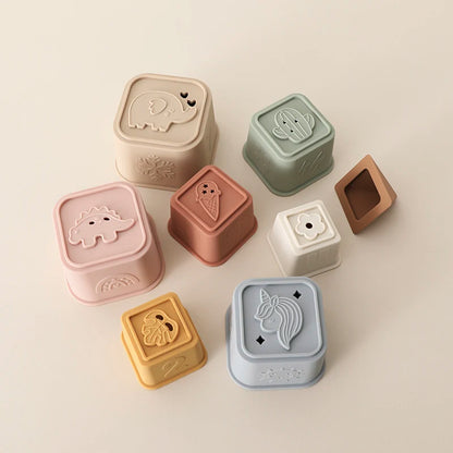 Collection de tasses empilables en silicone pour bébés